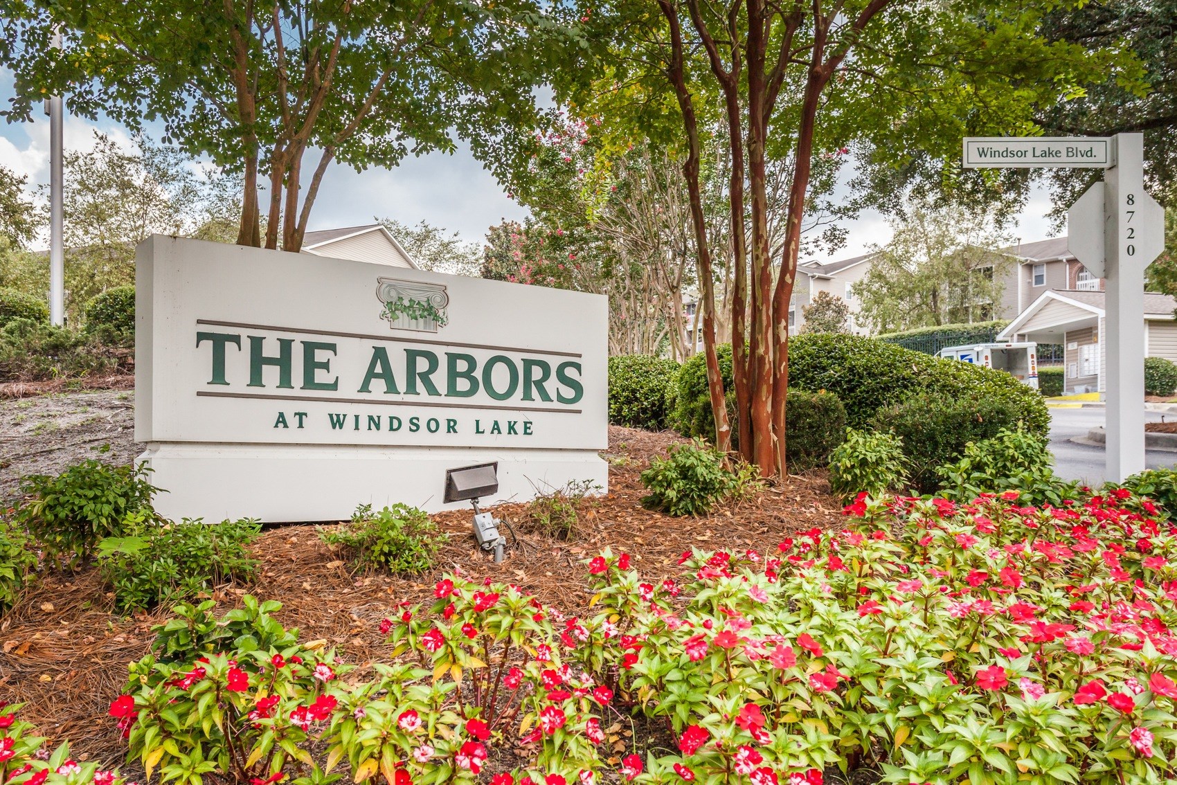 The Arbors at Windsor Lake The Multifamily Advisory Group at Cushman